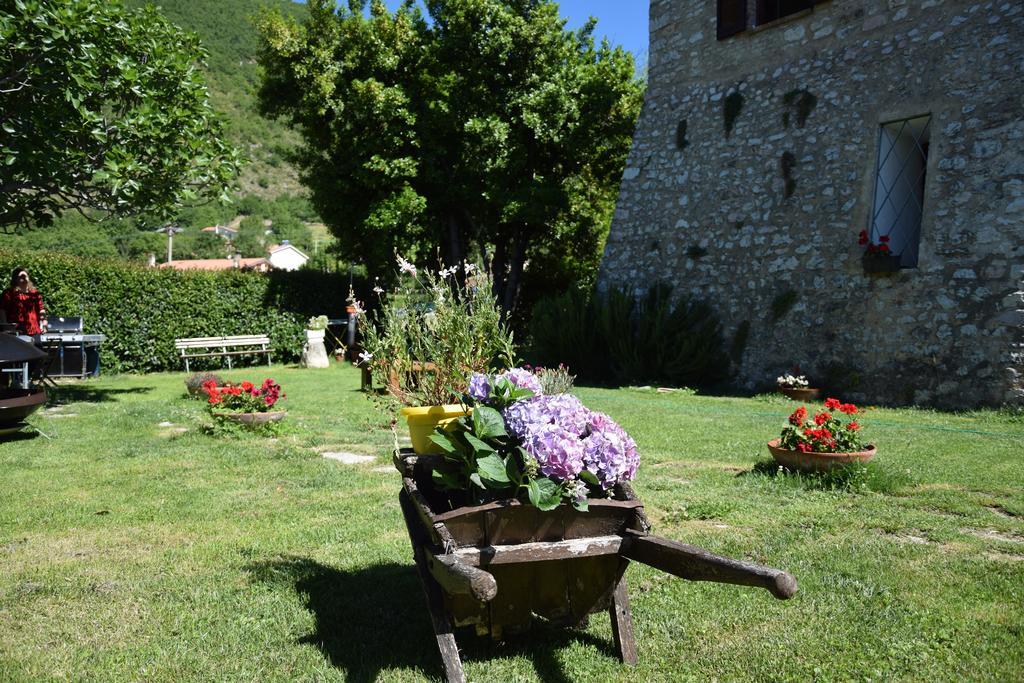 Agriturismo Campagna In Compagnia Vallo di Nera Bagian luar foto